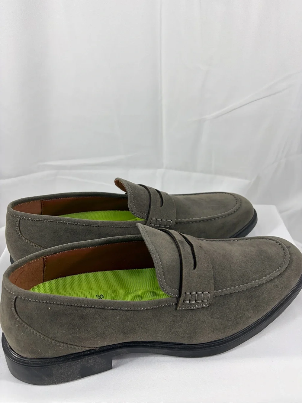NWT Vance Co Men's Size 11.5 Gray Suede Penny Loafers